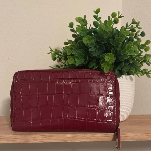 Coach burgundy crocodile-embossed wallet - Picture 1 of 14